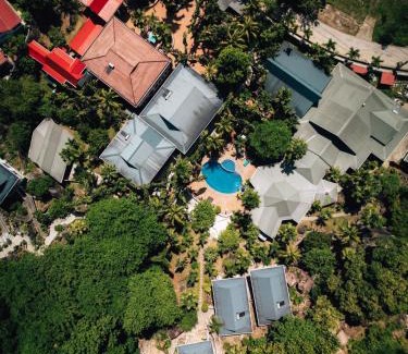 La Digue Hotel | Hotel Chateau St Cloud