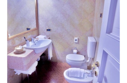 Aggregazione Rionale 4 Hotel | Hotel Colonne