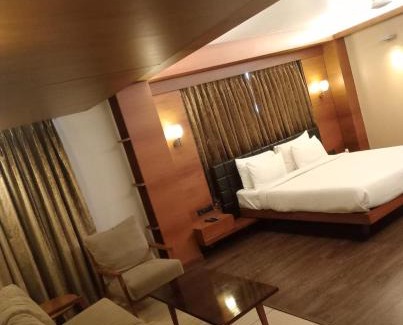 Navrangpura Hotel | Hotel Cosmopolitan