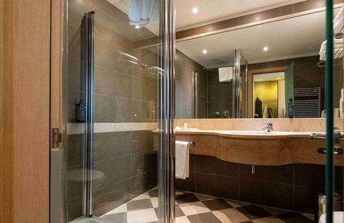 Montano Lucino Hotel | Hotel Cruise