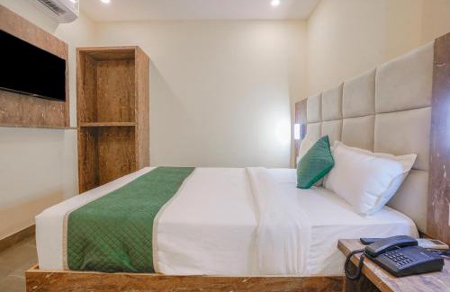 Goregaon West Hotel | Hotel Crystal By Glitz Hotels