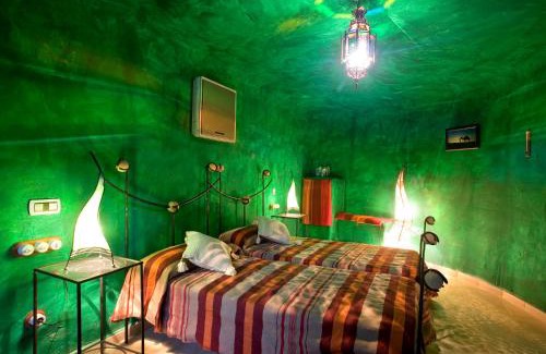 Tardienta Hotel | Hotel Cueva Tardienta Monegros-Adults Only