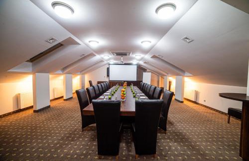 Grodzisk Mazowiecki Hotel | Hotel Cyprus
