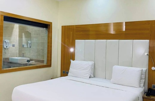 Ota Hotel | Hotel De Currency