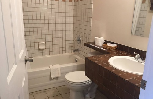 Lillooet Hotel | Hotel DeOro