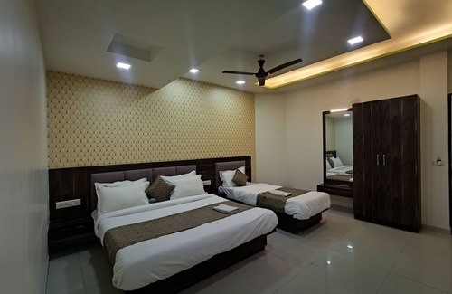 Ahmedabad Hotel | Hotel Dev Palace Ahmedabad
