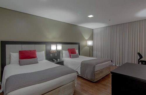 Porto Alegre Hotel | Hotel Deville Prime Porto Alegre
