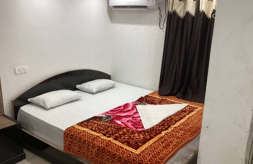 Raxaul Hotel | Hotel Dharam Mukti