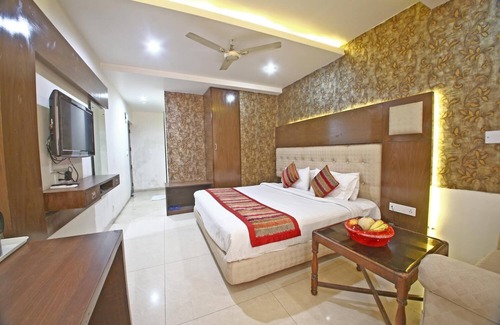 Sector 22 Hotel | Hotel Diamond Plaza