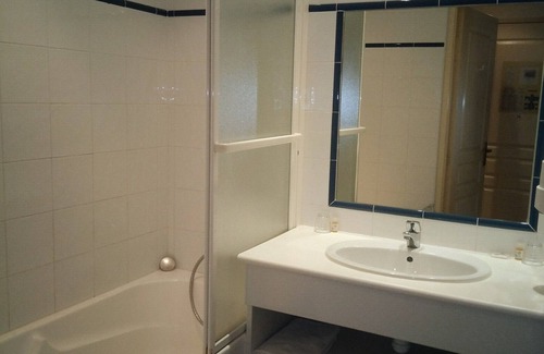Aulnay Hotel | Hotel du Donjon