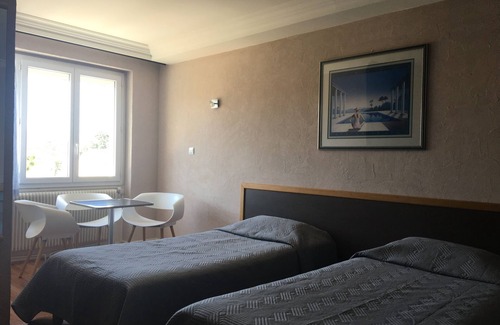 Sathonay-Camp Hotel | Hotel du Val de Saône