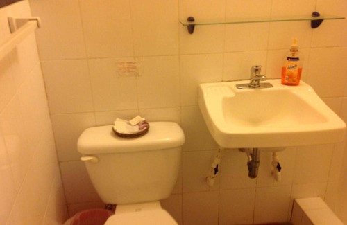 Puerto Barrios Hotel | Hotel El Delfin