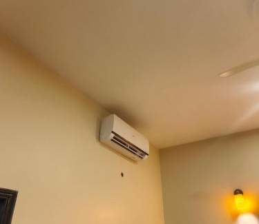 Gulshan-e-Iqbal Hotel | Hotel Emirates Inn