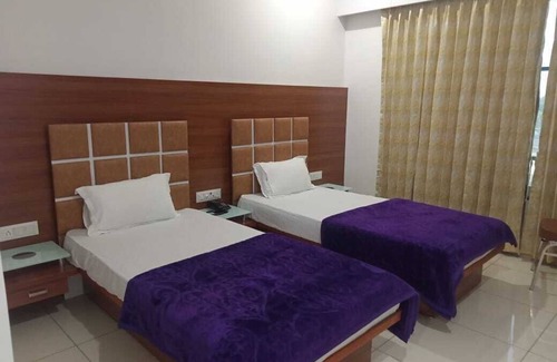 Bilimora Hotel | Hotel Empire