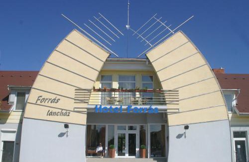 Komarom Hotel | Hotel Forras