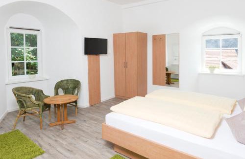 Rudersberg Hotel | Hotel Garni BURG WALDENSTEIN