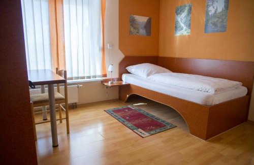 Hallbergmoos Hotel | Hotel Garni Haus zum Gutenberg