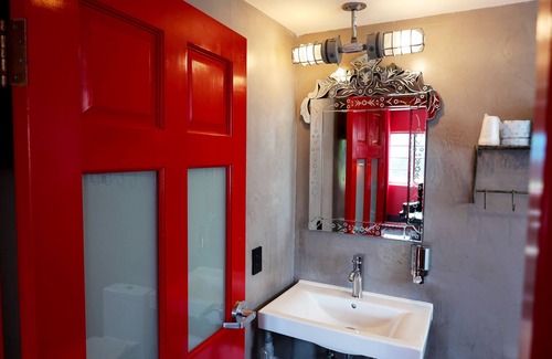 West Avenue Hotel | Hôtel Gaythering - Gay Hotel - All Adults Welcome