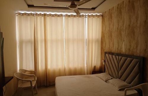 Zirakpur Hotel | Hotel Golden Rooftop
