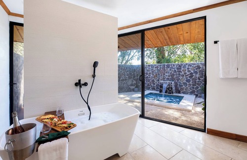 Curubande Hotel | Hotel Hacienda Guachipelin
