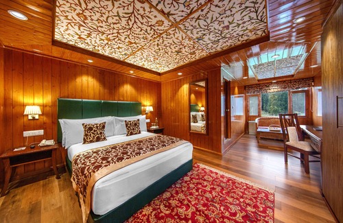 Srinagar Hotel | Hotel Heevan Retreat