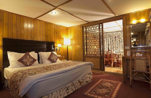 Srinagar Hotel | Hotel Heevan Retreat