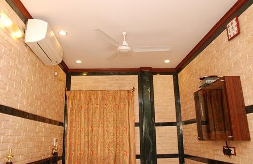 Girgaon Hotel | Hotel Hira