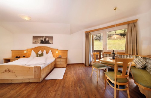 Lajen Hotel | Hotel Hubertusstube