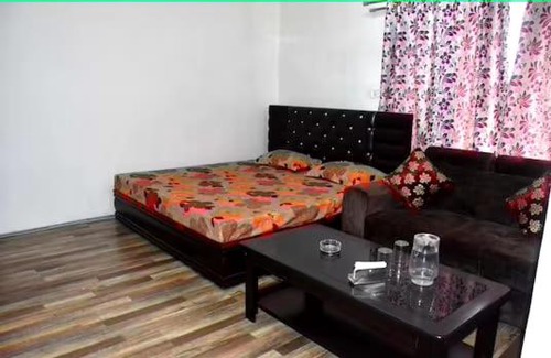 Srinagar Hotel | HOTEL HUMA