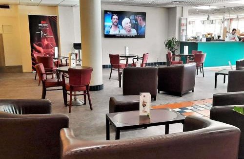 Santa Maria da Feira Hotel | Hotel ibis Porto Sul Europarque