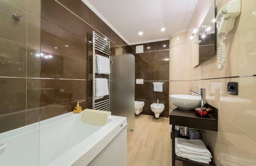 Merone Hotel | Hotel Il Corazziere