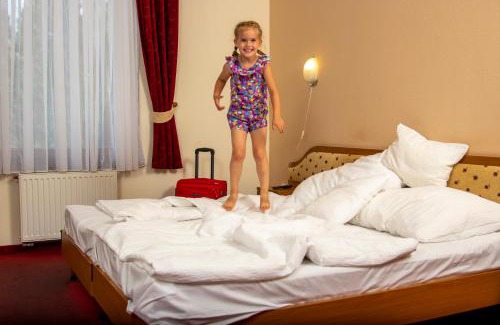 Kiskoroes Hotel | Hotel Imperial Gyogyszallo es Gyogyfurdo