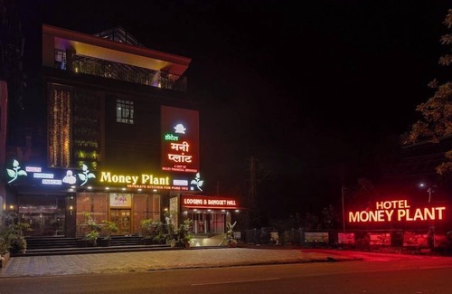 Daulatabad Hotel | Hotel Money Plant