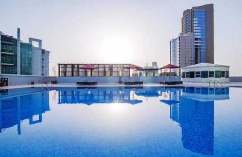 Al-Fujairah House | Hotel in Fujairah with Rooftop Pools & Spa