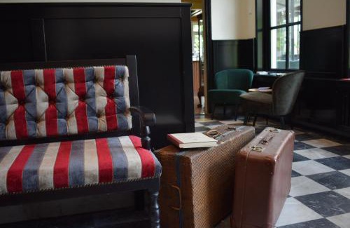 Zuidhorn Hotel | Hotel In't Holt 1654 Grand Café & Logement