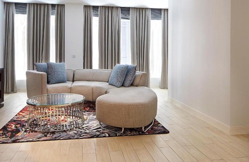 Peachtree Center Hotel | Hotel Indigo Atlanta Downtown by IHG