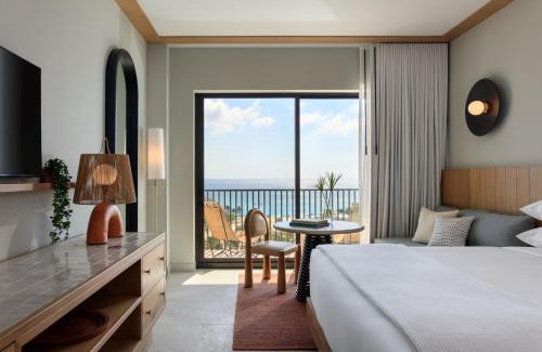Seven Mile Beach Hotel | Hotel Indigo Grand Cayman by IHG