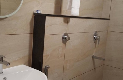 Gopalapuram Hotel | Hotel iStay