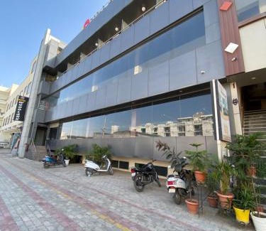 Mandla Hotel | Hotel JB Woods Residency & Banquet Hall Chandigarh II Top Rated and Most Awarded Property in Tricity
