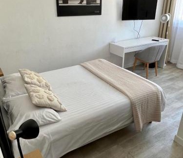 Armentieres Hotel | Hotel Joly