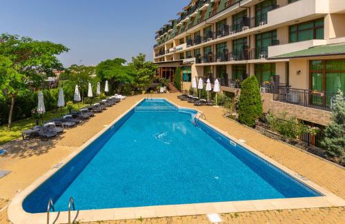 Intsaraki Hotel | Hotel Julia