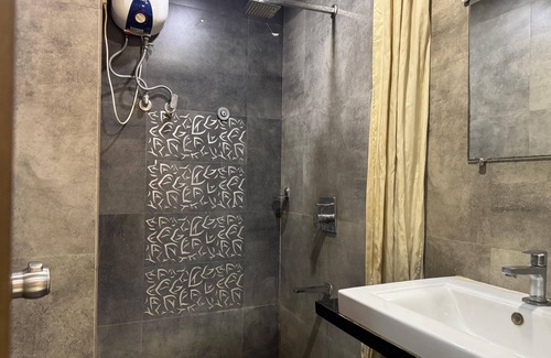 Thaltej Hotel | Hotel Kabir