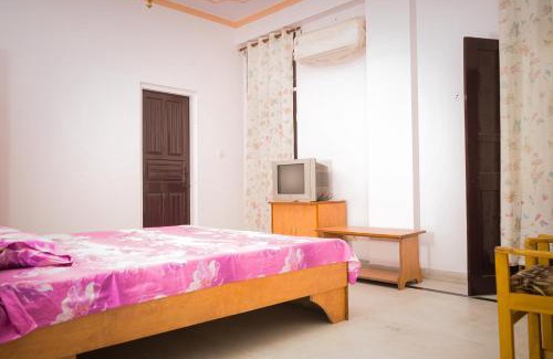 Sindhi Camp Hotel | Hotel Karni Niwas