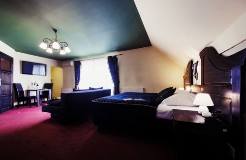 Rzezawa Hotel | Hotel Kasztel