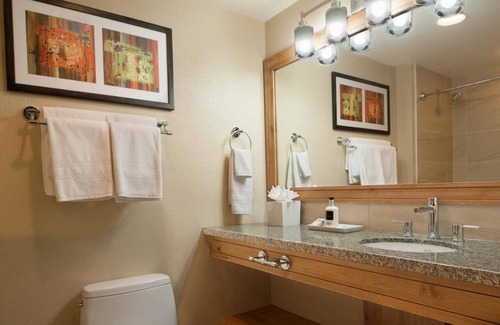 Park City Hotel | HOTEL KING BEDROOM NEAR BASE CHAIRLIFT - GRAND SUMMIT AVAILABLE NOW!
