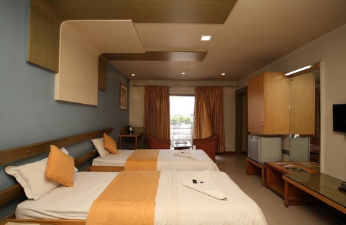 Kolhapur Hotel | Hotel Kohinoor Square