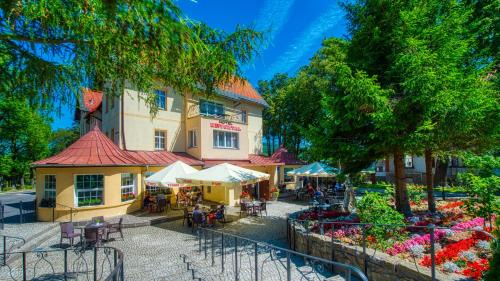 Swieradow-Zdroj Hotel | Hotel Kryształ