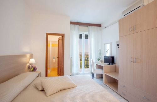 Ostra Hotel | Hotel La Cantinella