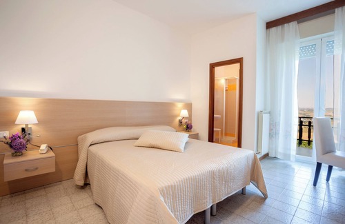 Ostra Hotel | Hotel La Cantinella