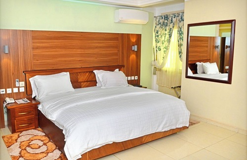 Lome Hotel | HOTEL LABASE 228